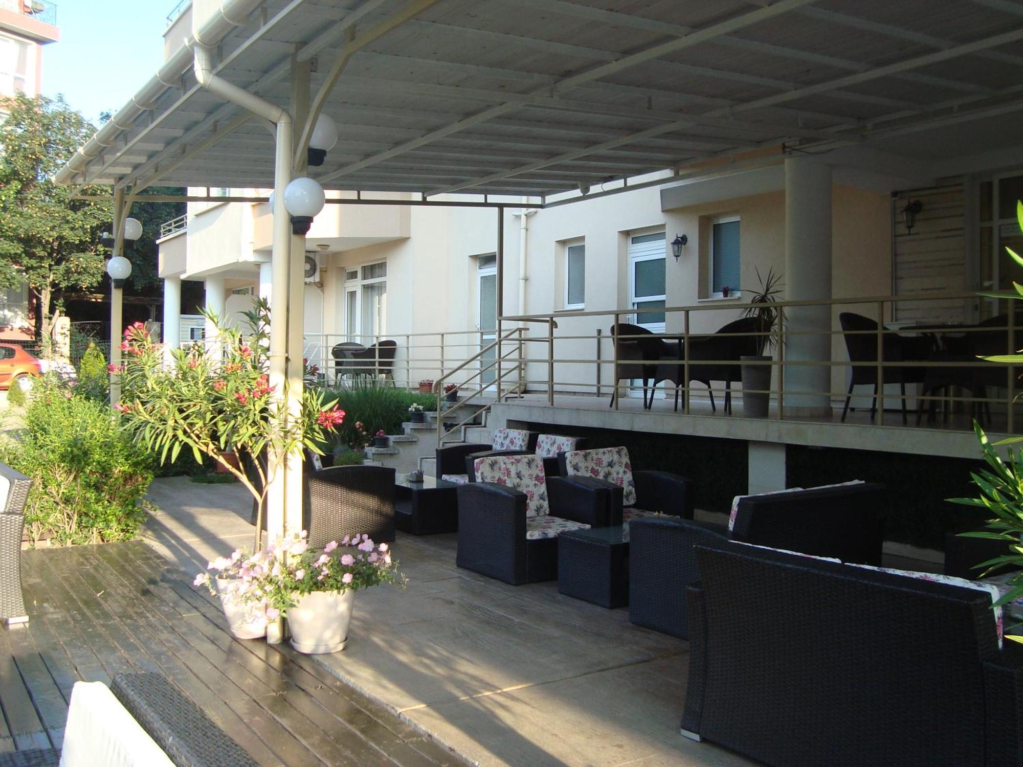 Hotel Astra Ravda Exterior foto